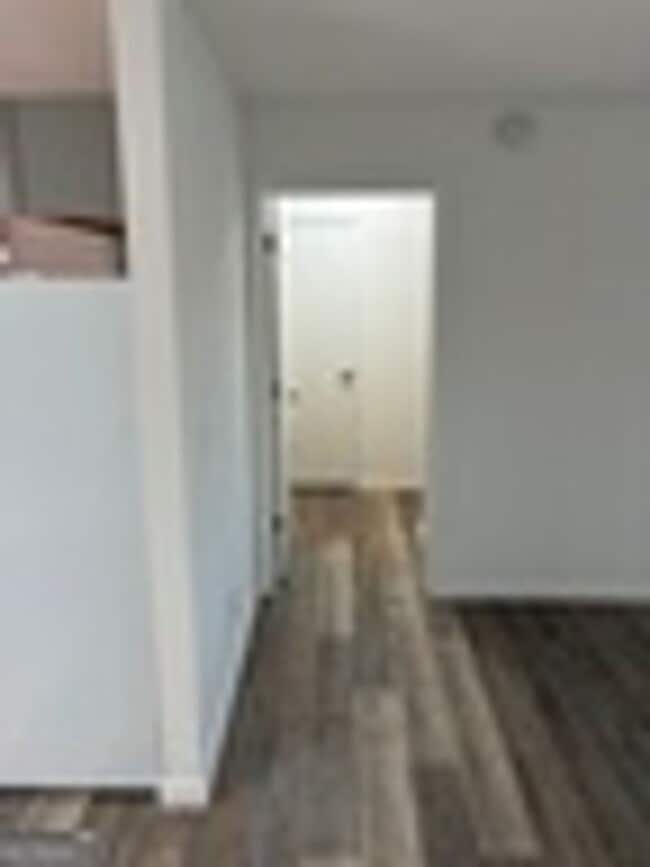 Building Photo - 605 Douglas Dr