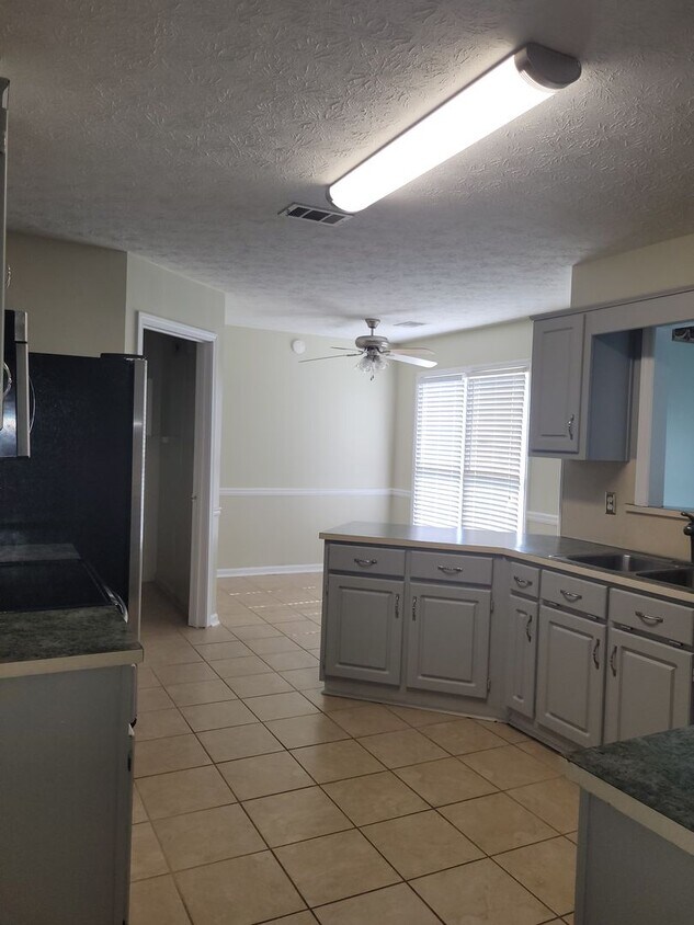 Foto principal - 4 BR 2 BA Home