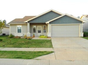 Building Photo - 9512 George Washington Dr