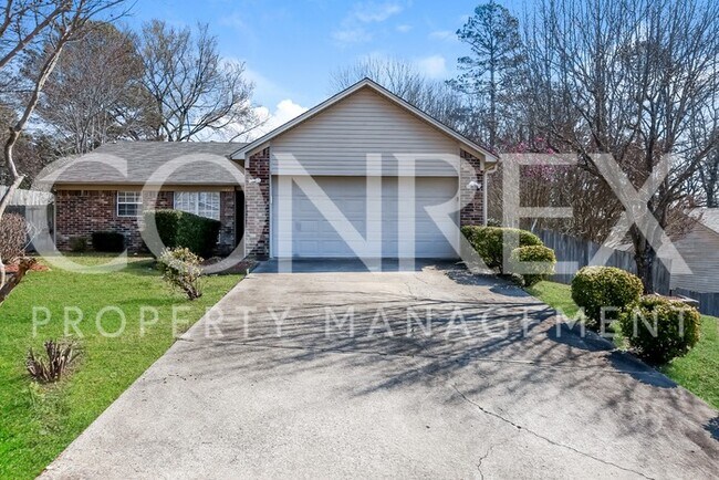 Building Photo - Gorgeous 3 Bedroom with Great Location in ...