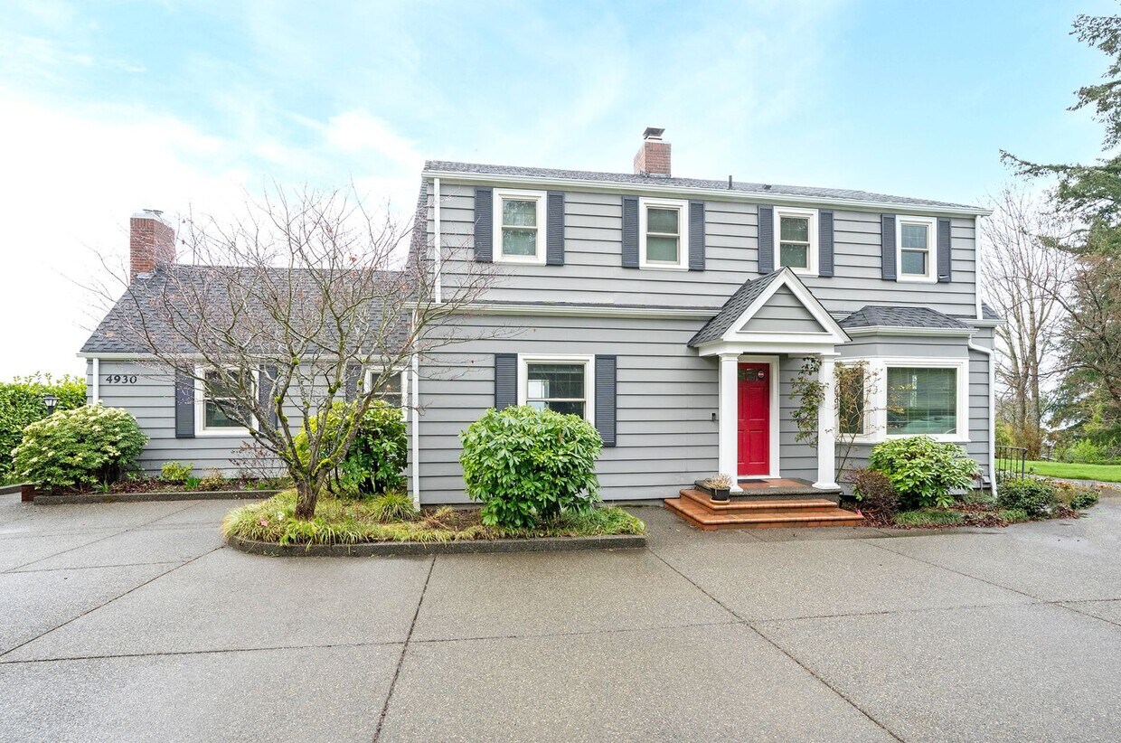 Primary Photo - Stunning Home with Breathtaking Views in T...