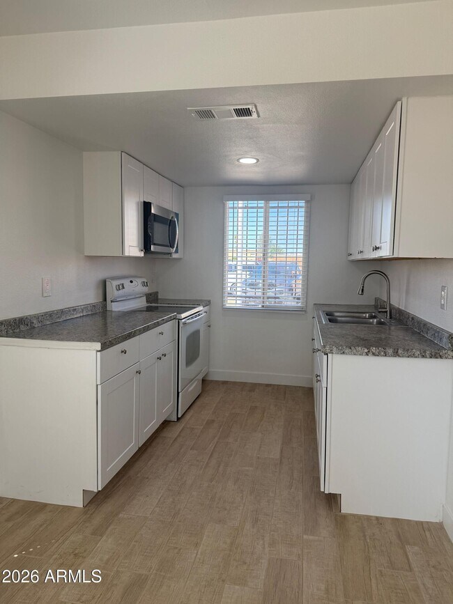 Foto del edificio - 4035 S 45th Pl