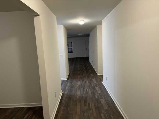 Building Photo - 4069 Lake Russell Dr