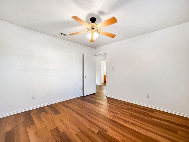 Building Photo - 1711 Freedom Loop
