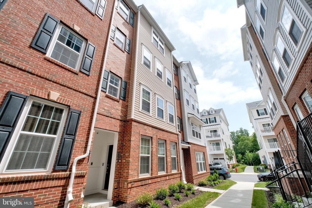 Primary Photo - Townhouse in Owings Mills