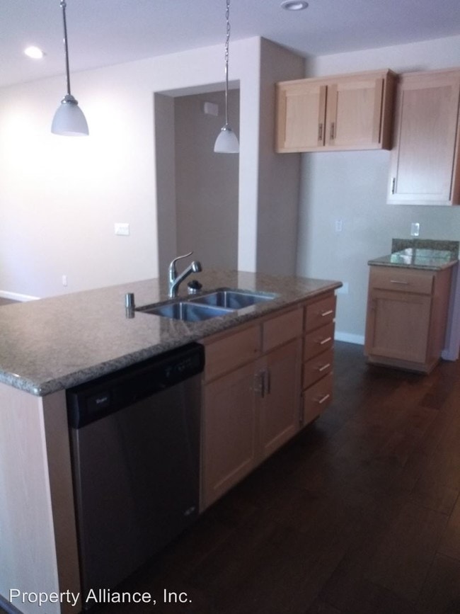 Building Photo - 2 br, 2 bath House - 3531 Eskaton Drive