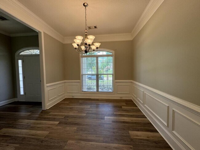 Building Photo - 204 Mahan Dr