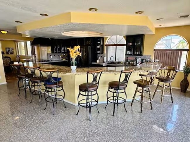 Foto del edificio - 3 Story Beauty on the Colorado River w/Private Dock