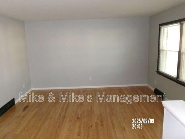 Foto del edificio - 6400 N 73rd St