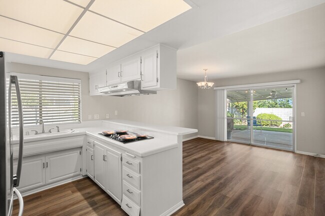 Building Photo - 205 E Old Mill Rd