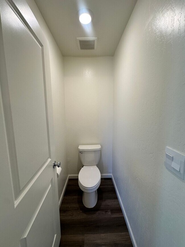 Foto del edificio - Spacious Tulare home coming soon!