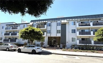 Building Photo - 8163 Redlands St