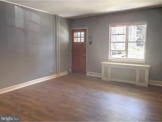 Foto del edificio - 306 Leverington Ave