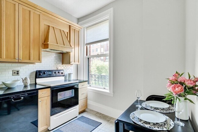 Foto del edificio - 242 Beacon St