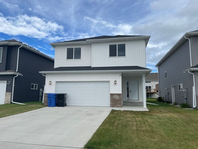 Building Photo - Gorgeous 3 Bed 3 Bath Home in South Fargo!!