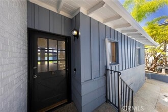 Building Photo - 210 Avenida Calafia