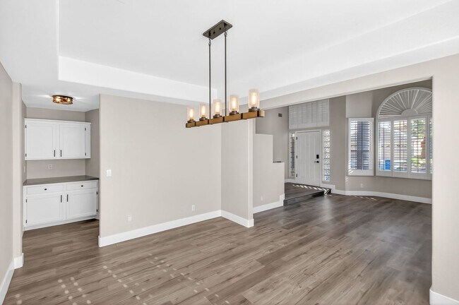 Foto del edificio - FANTASTIC 5-BEDROOM HOME NEAR DOWNTOWN SUMMERLIN!!