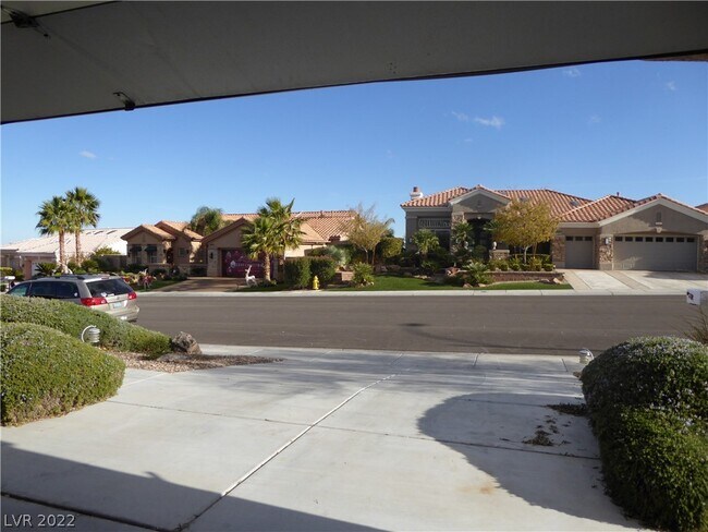 Building Photo - 2833 Vista Butte Dr