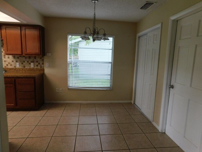 Foto del edificio - 219 Buttonwood Ave