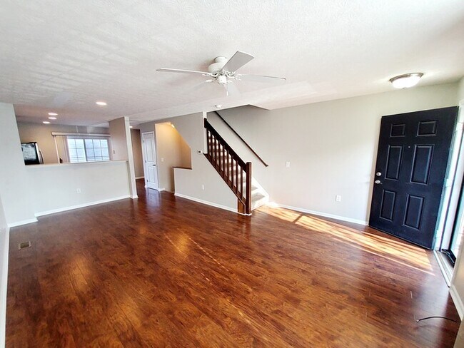 Foto del edificio - Charming 2 beds 2.5 baths in Columbus!