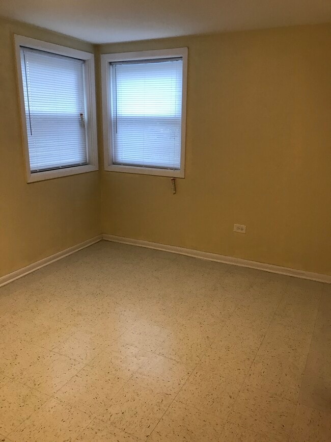 Building Photo - 1971 N 19th Ave