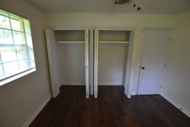 Building Photo - Must See! Newly updated, 3 bedroom, 1.5 bath off Starring Lane in Mayfair Subdivsion