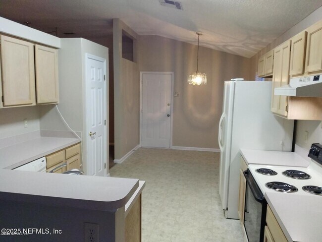 Foto del edificio - 12895 Bentwater Dr