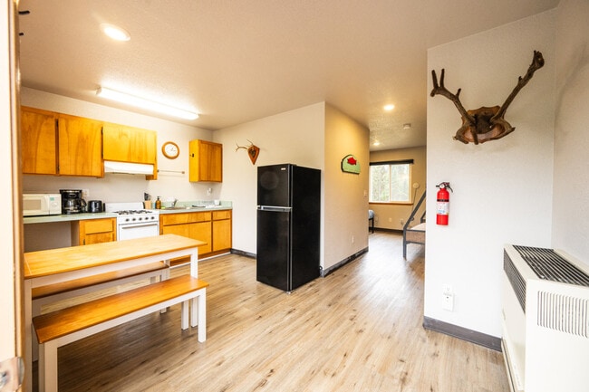 Building Photo - 46435 Maudi Dr
