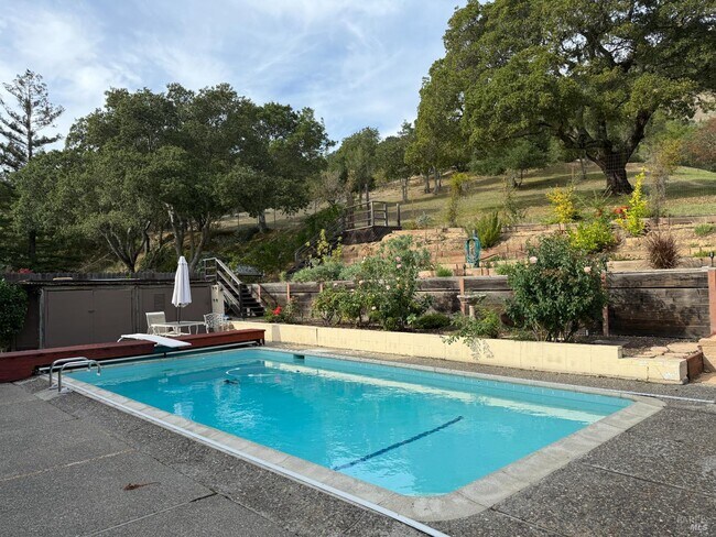 Foto del edificio - 840 Idylberry Rd