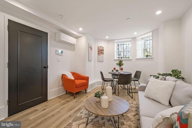 Foto del edificio - 1979 Biltmore St NW