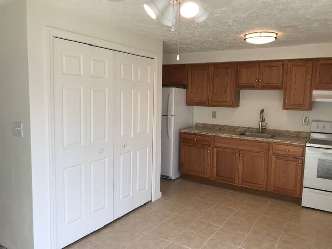 Building Photo - 1254 Argonne Dr