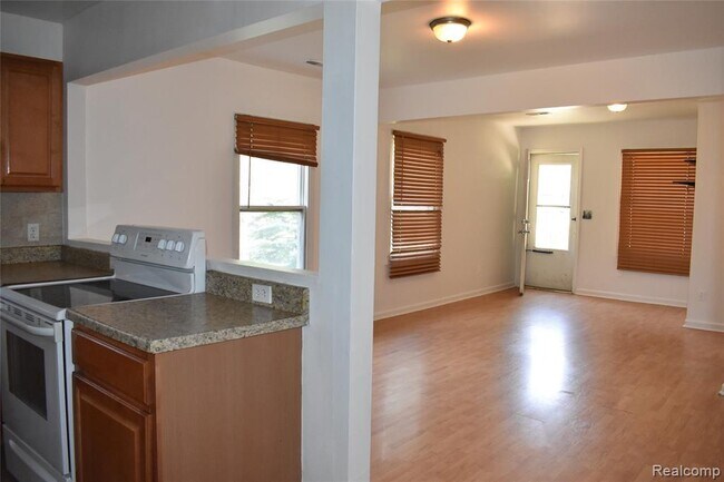 Foto del edificio - 8573 Portage Lake Blvd