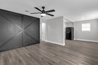 Building Photo - 3613 Crane St