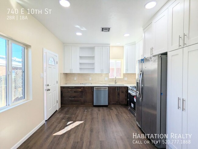 Building Photo - Remodeled 1924 Craftsman 2Bed/1Bath + Offi...