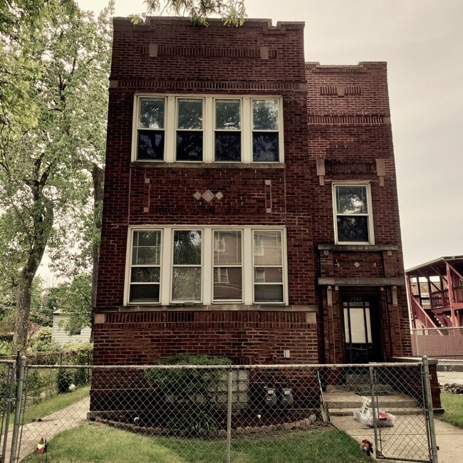 Building Photo - 7512 S Calumet Ave