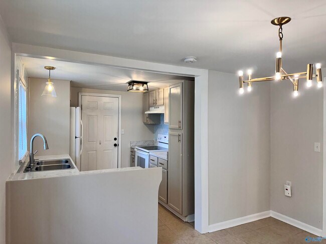 Building Photo - 1508 Mckinley Ave NE