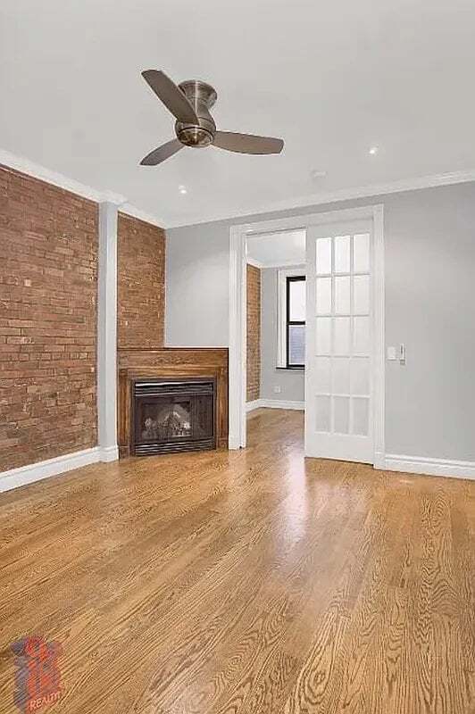 Foto del edificio - 219 E 23rd St