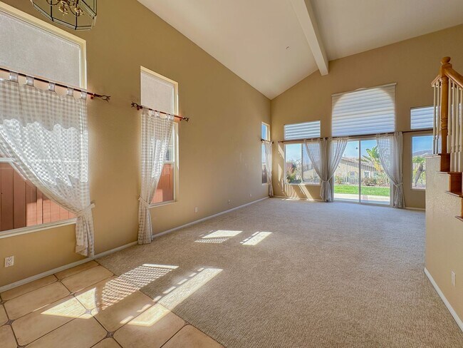 Foto del edificio - Elegant 4 Bedroom, 3 Bath Home in Gated 4S...