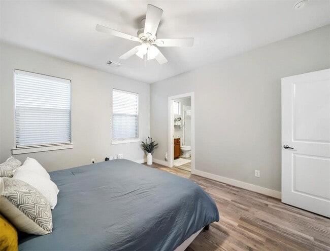 Foto del edificio - 5535 Darling St