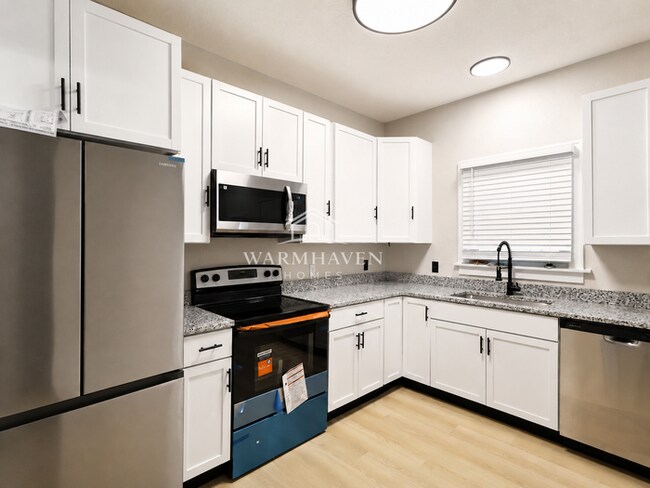 Building Photo - 317 Para Ave