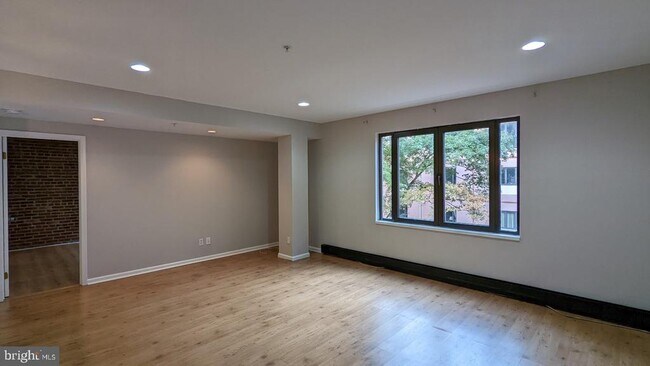 Building Photo - 1000 Fell St