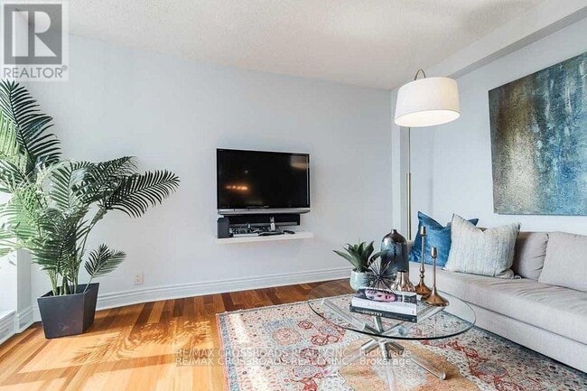 Photo du bâtiment - 500-5500 Queens Quay W