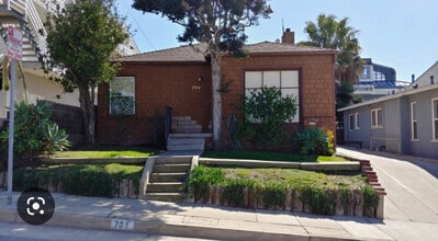 Building Photo - 704 5th St