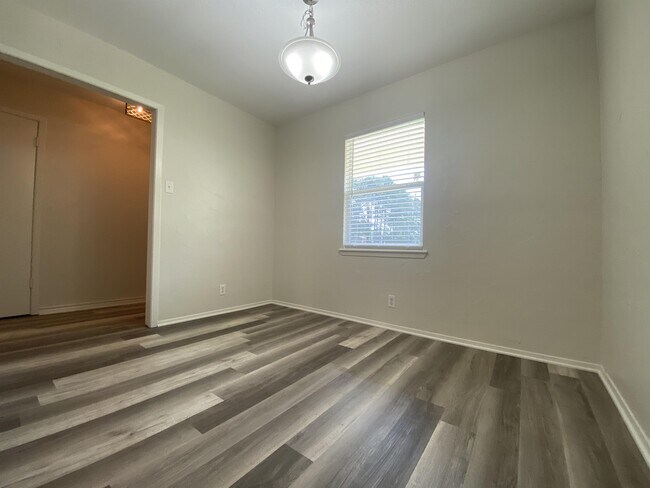Foto del edificio - 10286 Dogwood Trail