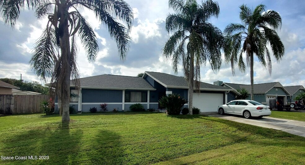 Primary Photo - 662 Castaways St NE