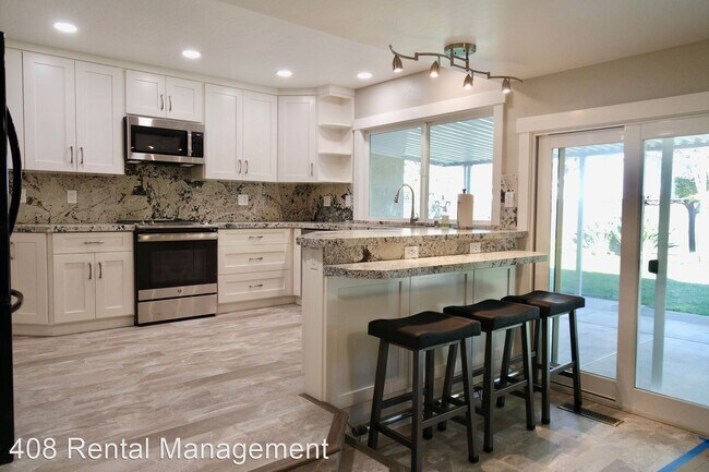 Building Photo - 4 br, 2 bath House - 1043 Gardenia Way