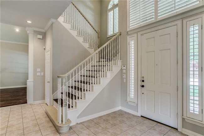 Building Photo - 803 Twin Creeks Dr
