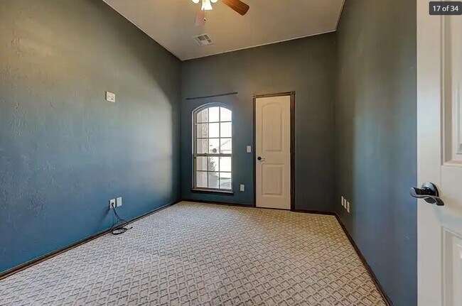 Foto del edificio - 3300 Marilyn Dr