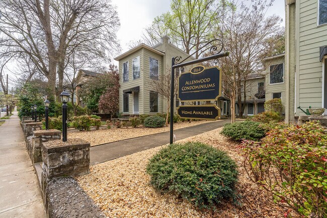 Foto del edificio - 864 Charles Allen Dr NE