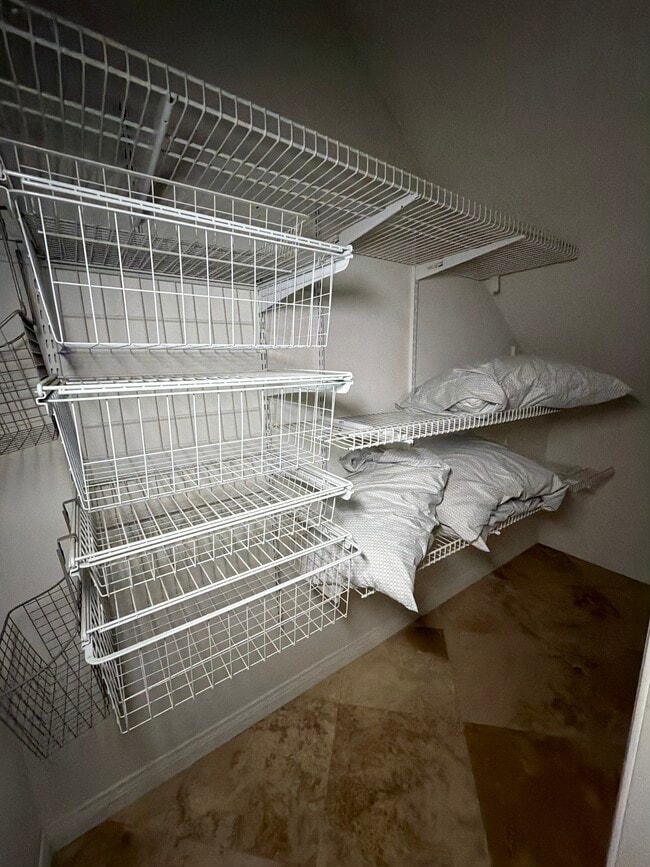 Building Photo - 4651 Huggins St